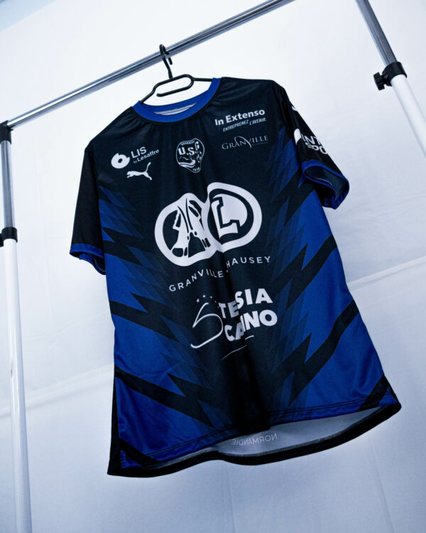 MAILLOT EXTERIEUR OFFICIEL 2025/2026